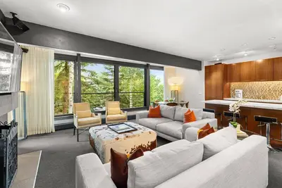 Image de Durant Unit C2 | Condo with Designer Finishes, Great Views & Location