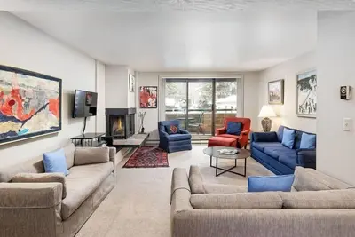 Image de Riverview Unit 16 | Sunny, River-Front Condo with Access to Pool & Hot Tub