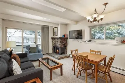 Image de Aspen Townhouse East Unit 7 | Exceptional Location, Steps to Downtown Aspen