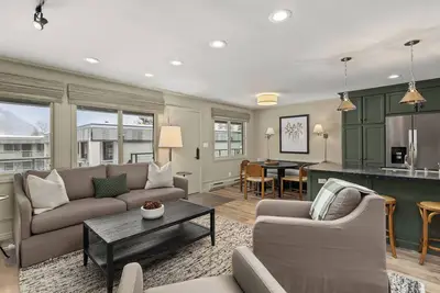 Image de Silverglo Unit 309 | Stylish, Top Floor Condo with Many Upgrades and A/C