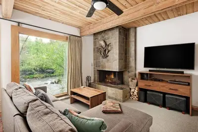 Image de Chateau Roaring Fork Unit 21 | Riverfront Condo, 4 Blocks f\/ Aspen Mountain