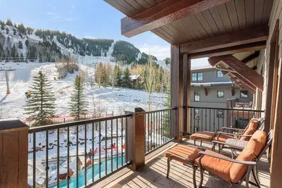 Image de The Ritz-Carlton | Three-Bedroom Premier Residence 8301, Ski-in & Ski-out Resort in Aspen Highlands