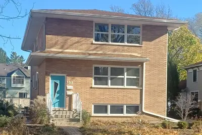 Image de Naperville Historic District walk to downtown, bars, restaurants, train, schools