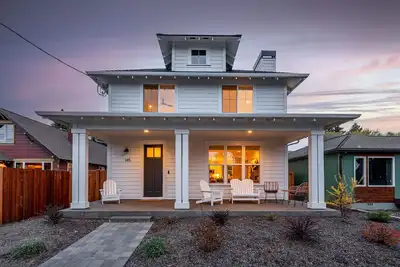 Image de Walkable Old Mill Spa Retreat