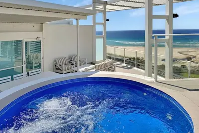 Image de 2 Level Penthouse Private Rooftop & Plunge Pool