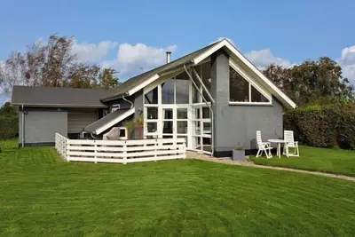 Image de \"Thrugels\" - 600m from the sea by Interhome