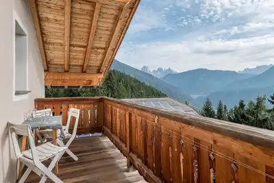 Image de Appartement 'Funtnatsch Langkofel' avec vue sur les montagnes, jardin partagé et Wi-Fi