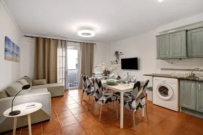 Maison de vacances \"Mi Refugio en La Jaca\" avec vue sur la mer, terrasse privée et Wi-Fi