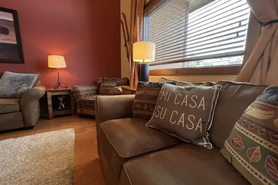 Image de TimberStone 14 - Golf - Ski - Hike - Chill - Private Hot Tub - Sleeps 9