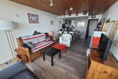 Image de Appartement rénové 46m², panoramique, 2 pièces + cabine, Chamrousse, balcon, proximité pistes et commerces