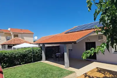 Image de Maison de vacances pour 5 personnes env. 80 qmà Sukošan, Dalmatie (Zadar et environs)
