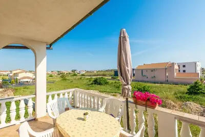 Image de Appartement de vacances pour 4 personnes env. 50 qmà Privlaka, Dalmatie (Nord de la Dalmatie)