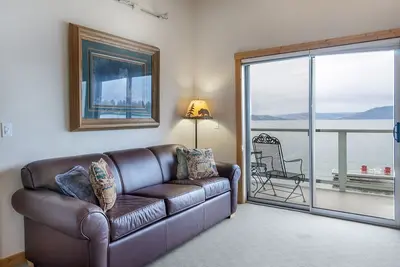 Image de Waterfront Studio Retreat!