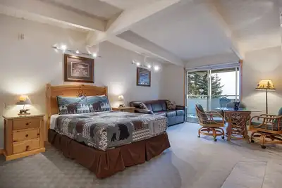 Image de New! Lakeside Adventure Studio!