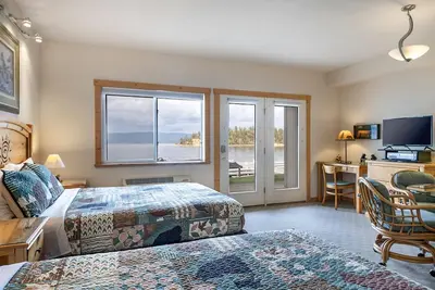 Image de Waterfront Studio on Flathead Lake