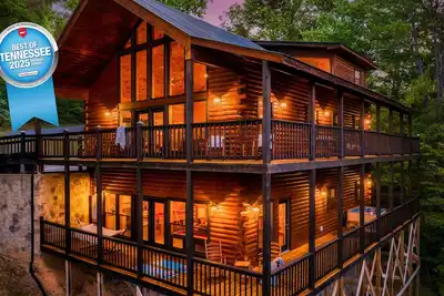 Image de Fire Pit*2 Hot Tubs*Basketball*Stunning Mtn Views