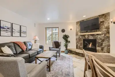 Image de Minutes to Beaver Creek, Walk to Nottingham Lake!