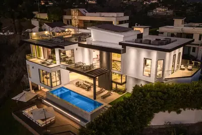 Image de Linda Flora Modern Estate- Stunning Bel Air Modern Masterpiece