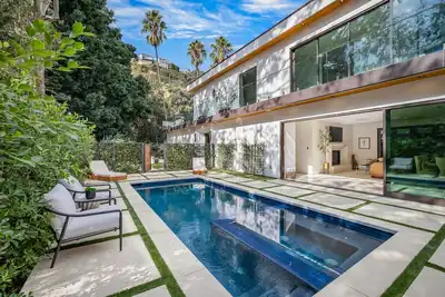 Image de Laurel Canyon -  Architectural Modern Estate with Pool & Landscaped Garden