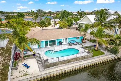 Image de Sandy Feet Retreat! Pool + Game Room!