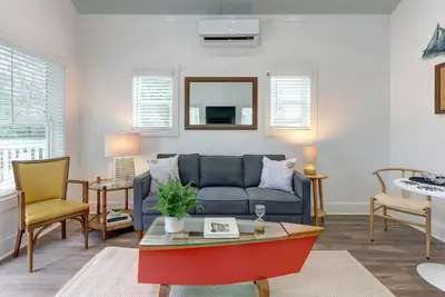 Image de MidShipTury Cottage - 5 minutes to Sav / 15 to Beach by Lucky Savannah