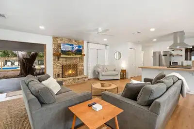 Image de Pet Friendly 3-Bedroom Escape to Nature | Hot Tub