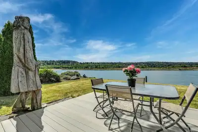 Image de Waterfront in La Conner. Community beach & boat launch. Views! Great walking!