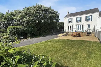 Image de 5 chambres à coucher à Little Haven, near Haverfordwest