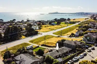 Image de Relaxing Miramar Beach House-- directly on bike path, 5 minutes to the beach!