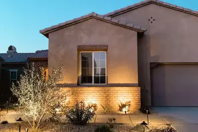 Image de Your Home Away From Home: A Modern Oasis for Long Stays