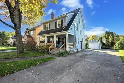 Image de Sleeps 12, Bbq, Ac/Heating, Wi-Fi, Free Parking 6 Cars, Outdoor Smoking Allowed