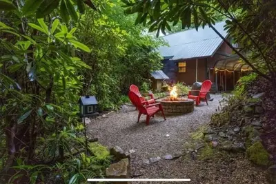 Image de New - Cozy Cabin in Nantahala Ntl. Forest. Pet friendly & near Smokey Mtns.