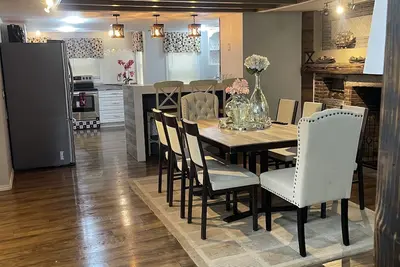 Image de 3. 3miles to Mohegan Sun, Barn style house. Newly renovated