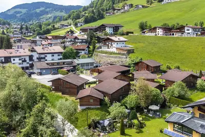 Image de Deux chalets familiaux avec vue