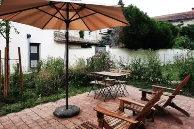 Image de Appartement contemporain centre Angouleme historique avec parking et jardins