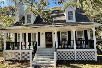 Image de 3 bedroom, 2 full baths, plus finished basement with additional bed