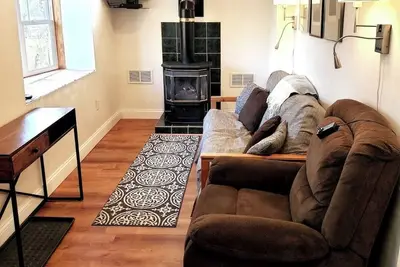Image de Viola Suites Apt 4 // 1br, 1 Bath, Economical, Lg Yard, Pet Friendly, Near Mayo!