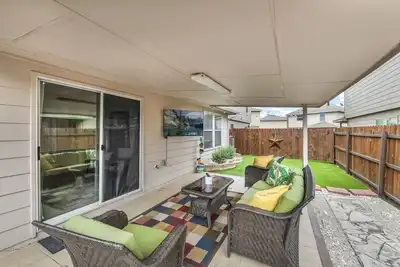 Image de Slice of Austin located just 15 mins from downtown in a quiet and safe community