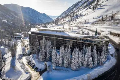 Image de Luxury unit - Snowbird Cliff Lodge: Ski on/off, heated lockers, World Class Spa.