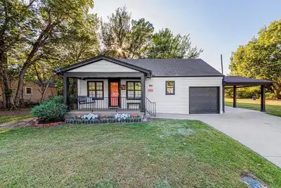 Image de Centrally located home w/i walking distance to campus, and close to downtown