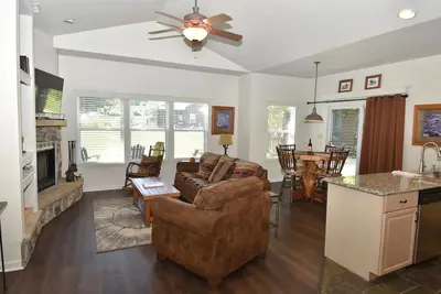 Image de Old Kinderhook Creekside Golf Cottage 13