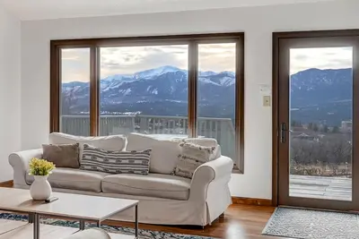 Image de 6k Sq. Ft. / 72 Acre Wildlife Preserve/ Hot Tub/ Grand Views