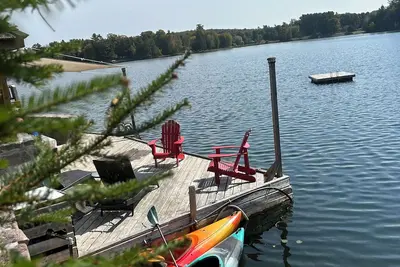 Image de All Season Lakefront Home  \nHot Tub, Theatre Room, Atv/Snowmobile/Hiking Trails