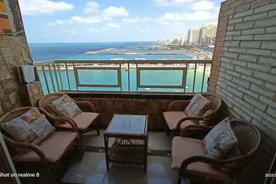 Image de Gleem Luxury apartments direct Sea view Alexandria جليم بحر مباشر فيو روعة \n
