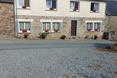 Image de ancienne maison de ferme, au calme avec de grands espaces sans vis à vis