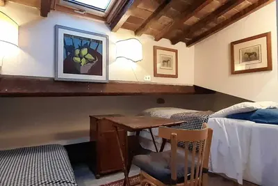Image de Twin Bedroom With Private Bathroom
