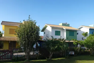 Image de Condomínio Girassóis - Casa Azul