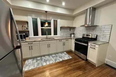 Image de Stadium Stays #9 Downtown Indy, 5 minute walk to Lucas Oil Stadium Free Parking