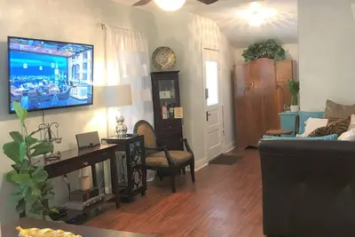 Image de Historic Home Steps from Florida Southern, Lake Morton and Lake Hollingsworth