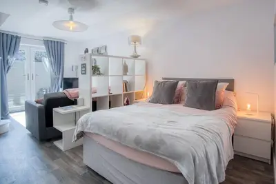 Image de Portway Nook - 1 Bedroom Studio - Bishopston